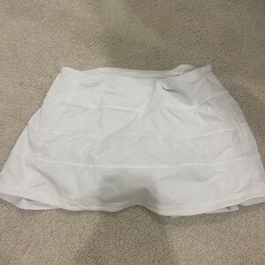 Lululemon white pace rival skirt size 4